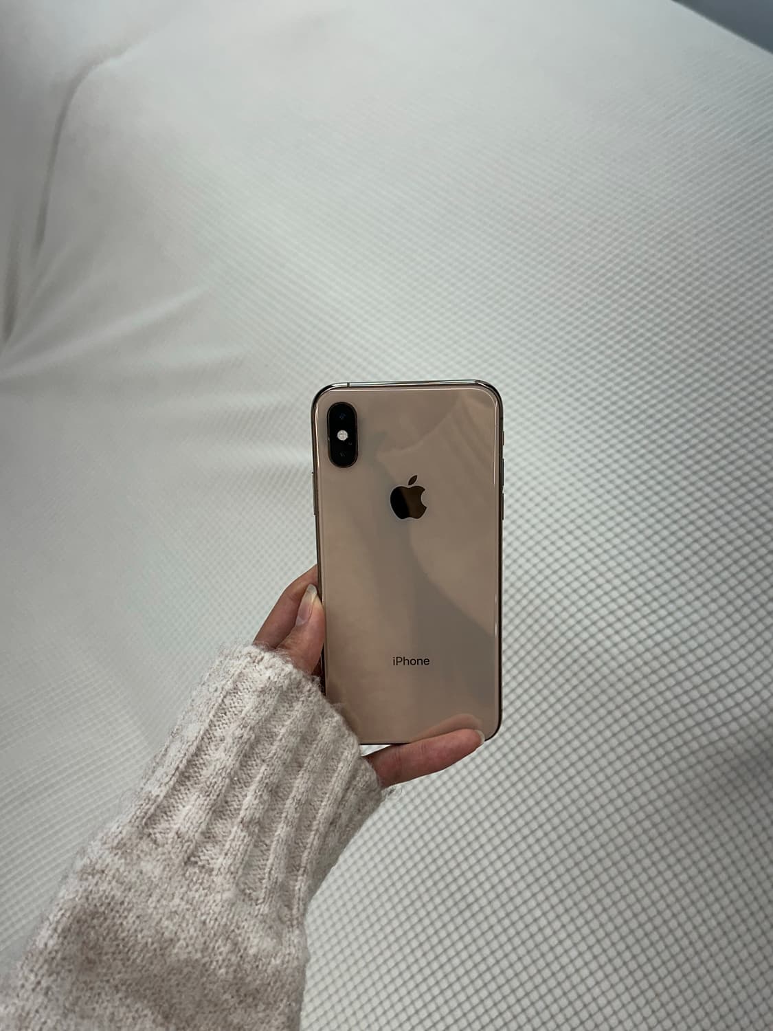아이폰 XS 골드 색상 상품이미지2