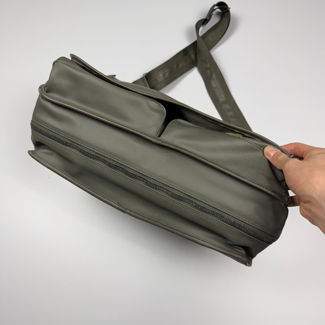 요시다포터 러기지라벨 뉴라이너 메신저백 올리브 L 상품이미지5