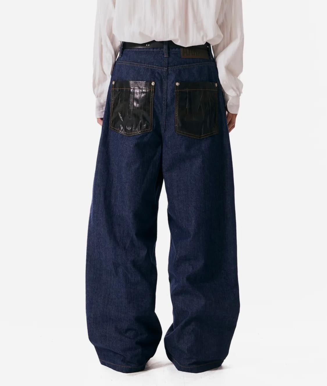 아캄 레더 패치 데님 팬츠 블루 2사이즈 상품이미지1