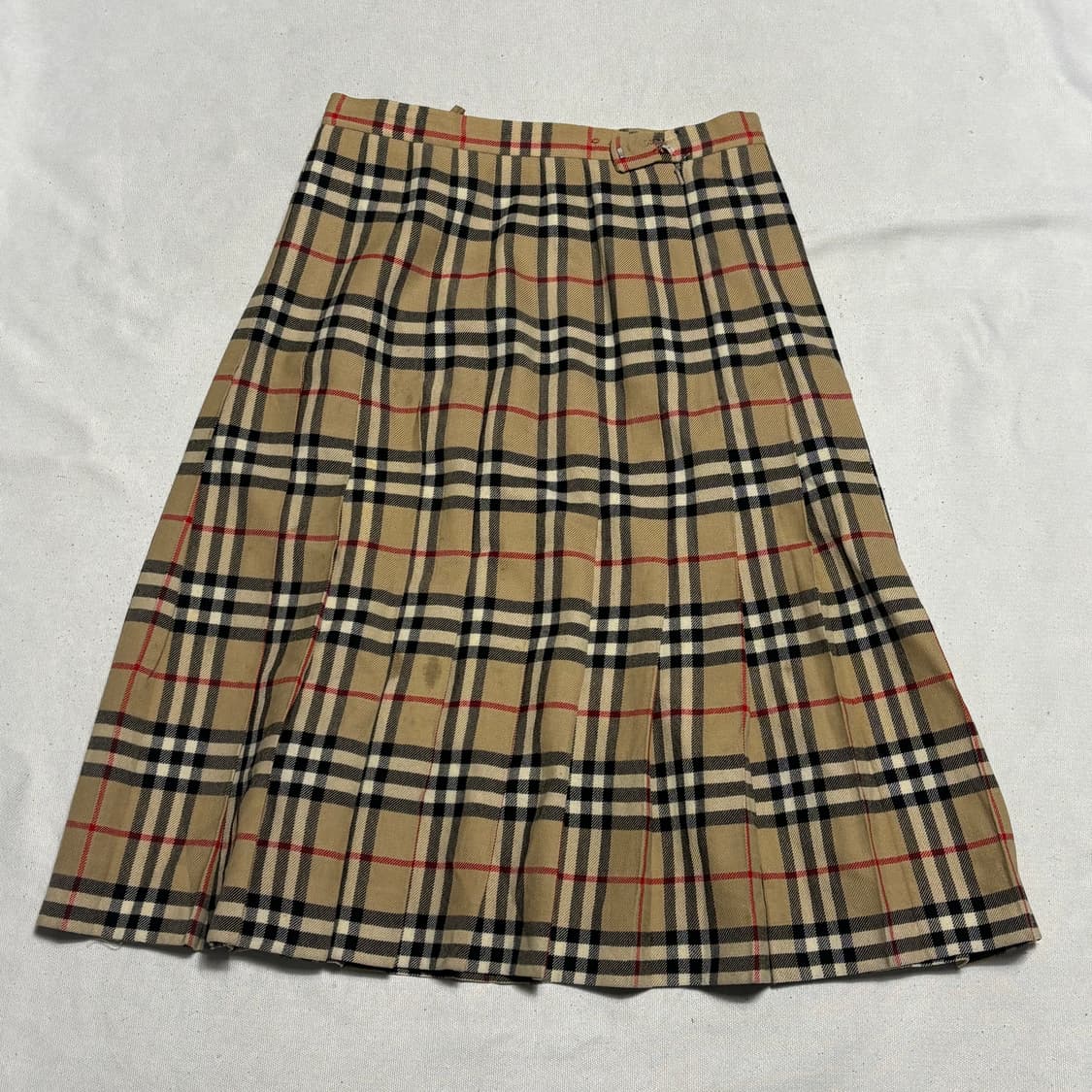 버버리 노바체크 울 미디 스커트 0406  가격 = 9  🫶🏻🫶🏻 상품이미지2