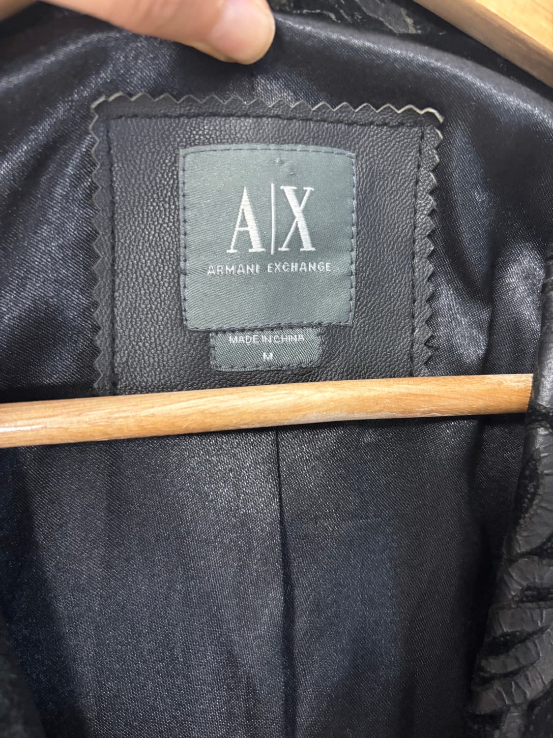 Armani Exchange A|X 블랙 레더 블레이저 자켓 상품이미지4