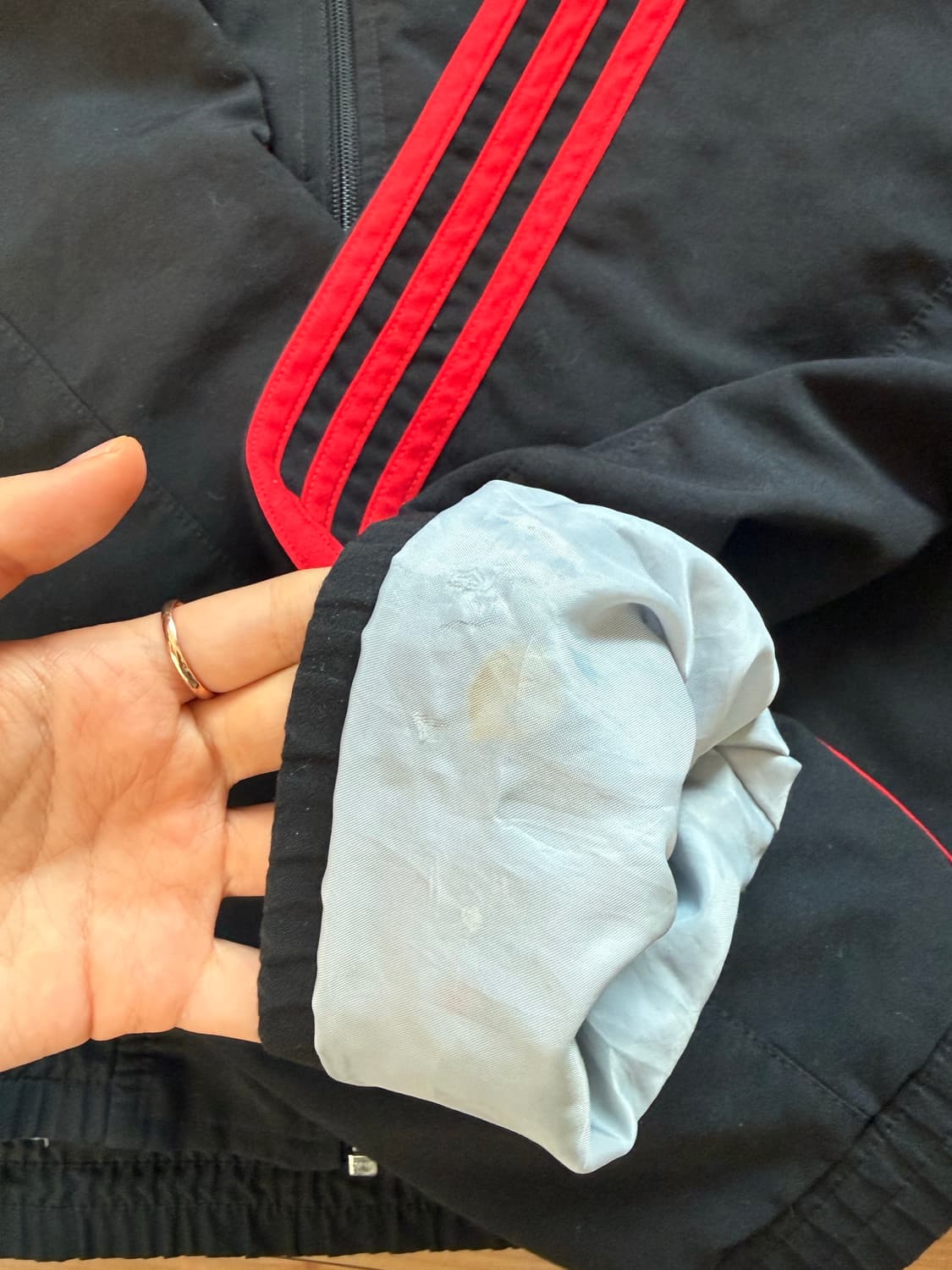 아디다스 검빨 바람막이 상품이미지2