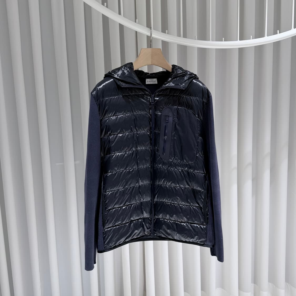 L / 몽클레어 유광 로고 네이비 니트패딩 상품이미지3