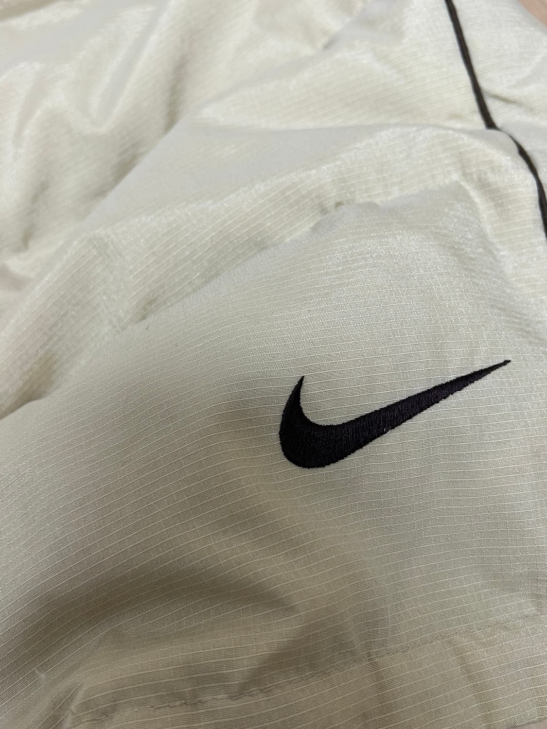 (드라이클리닝 완)나이키 ACG 베이지 구스다운 립스탑 나일론 베스트 상품이미지4