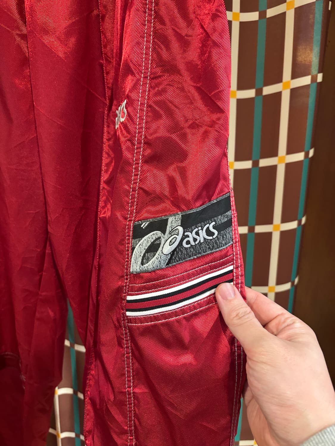 아식스 레드 트레이닝 바지 상품이미지3