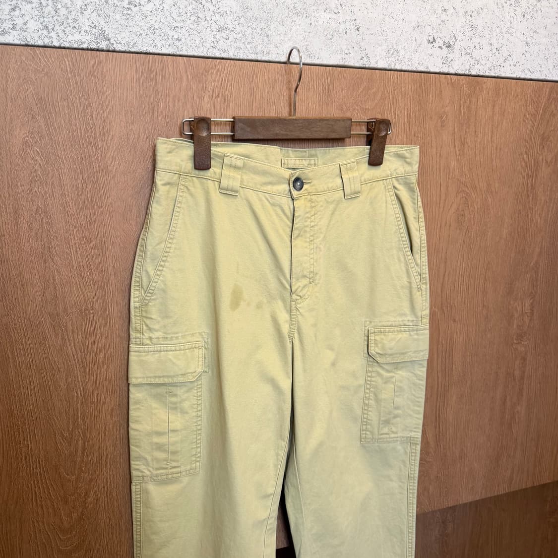 엘엘빈 코튼 카고 팬츠 사이드 플랩 포켓 디테일 옐로우 베이지 상품이미지4