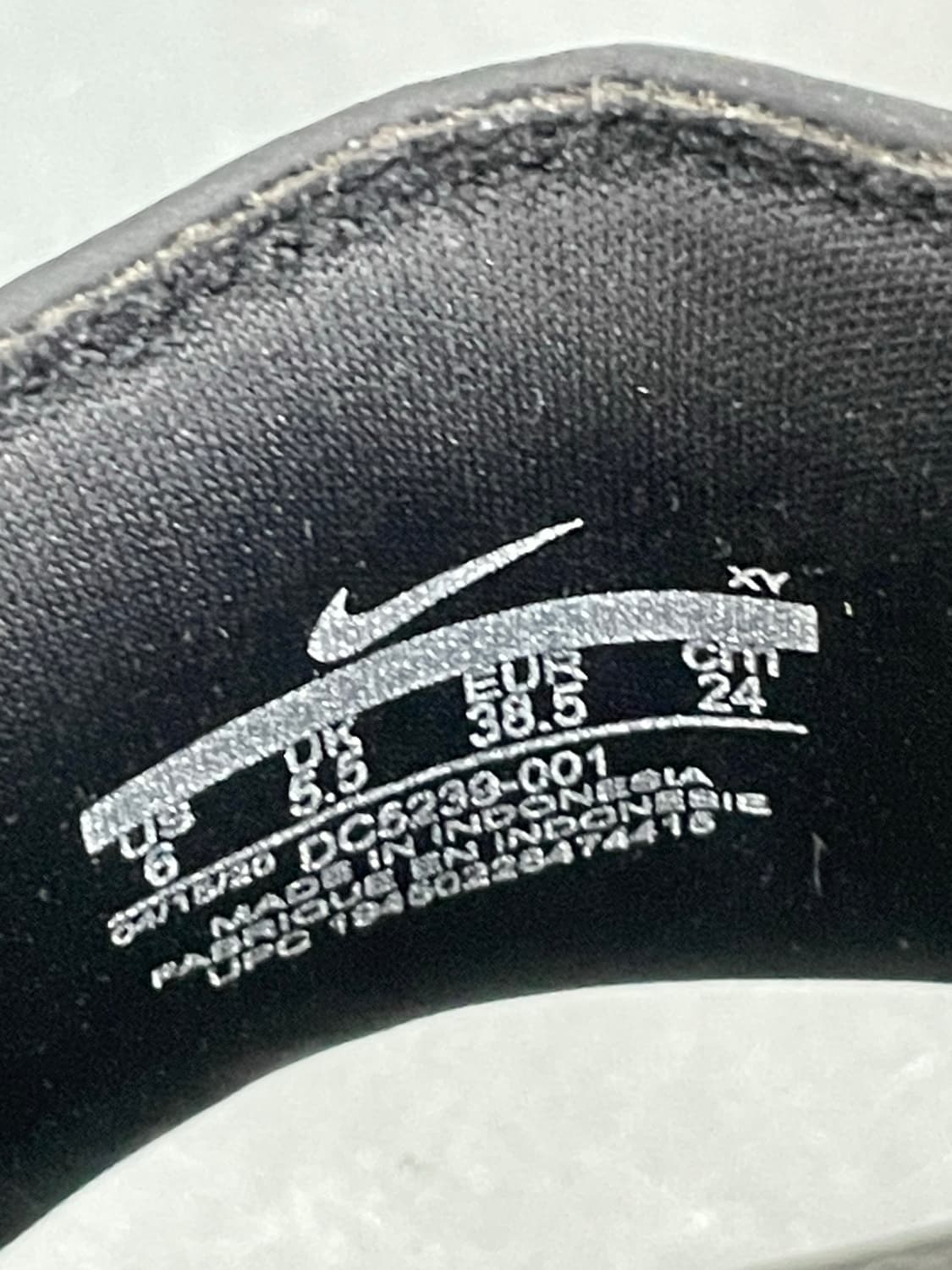 스투시x나이키 베나시 슬라이드 240 상품이미지8