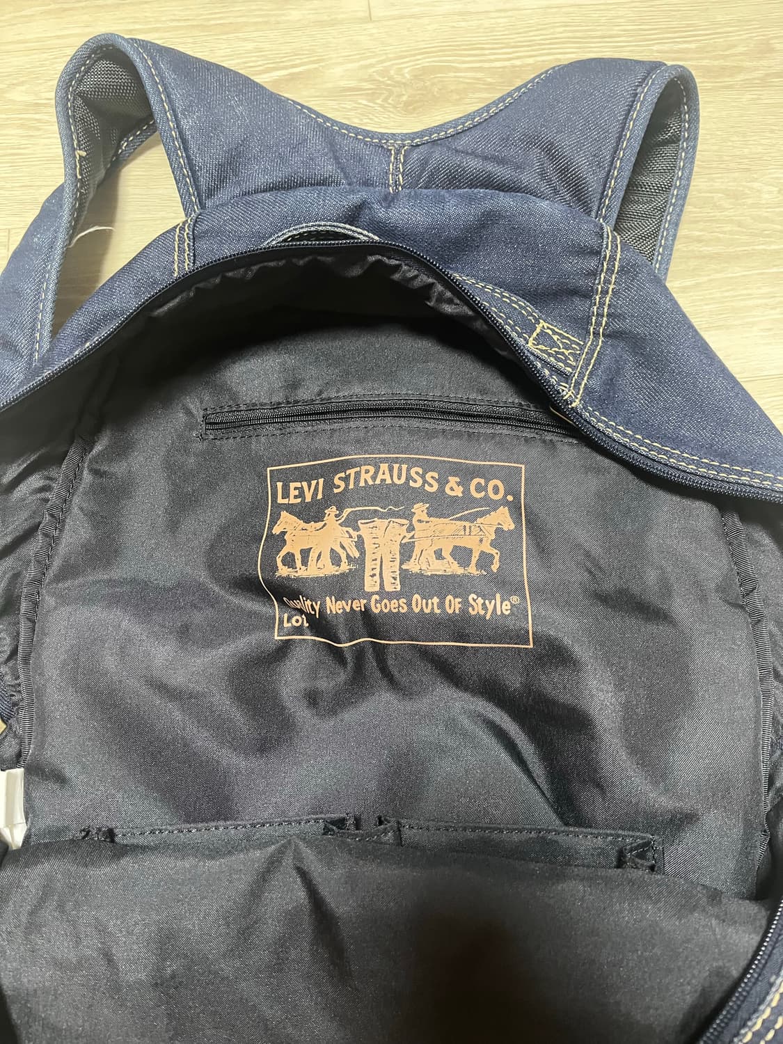 Levi’s bagpack 상품이미지4