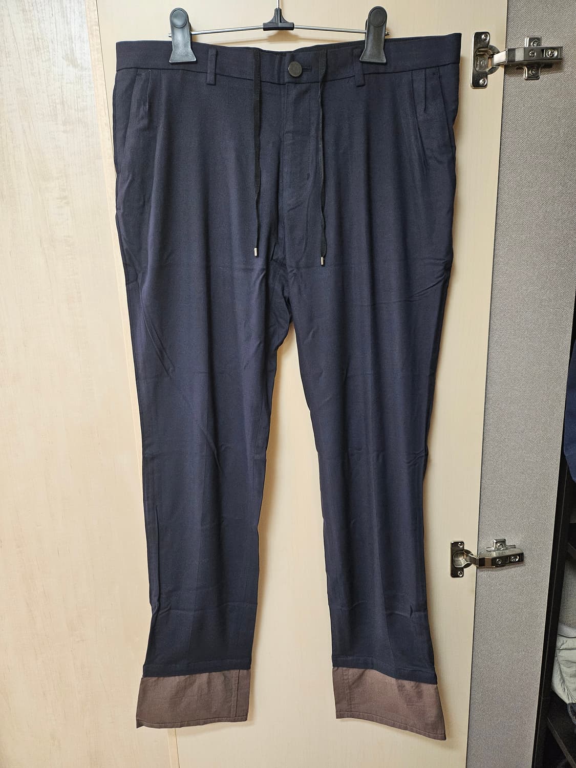 우영미 남성 배색 바지 네이비 86 상품이미지1