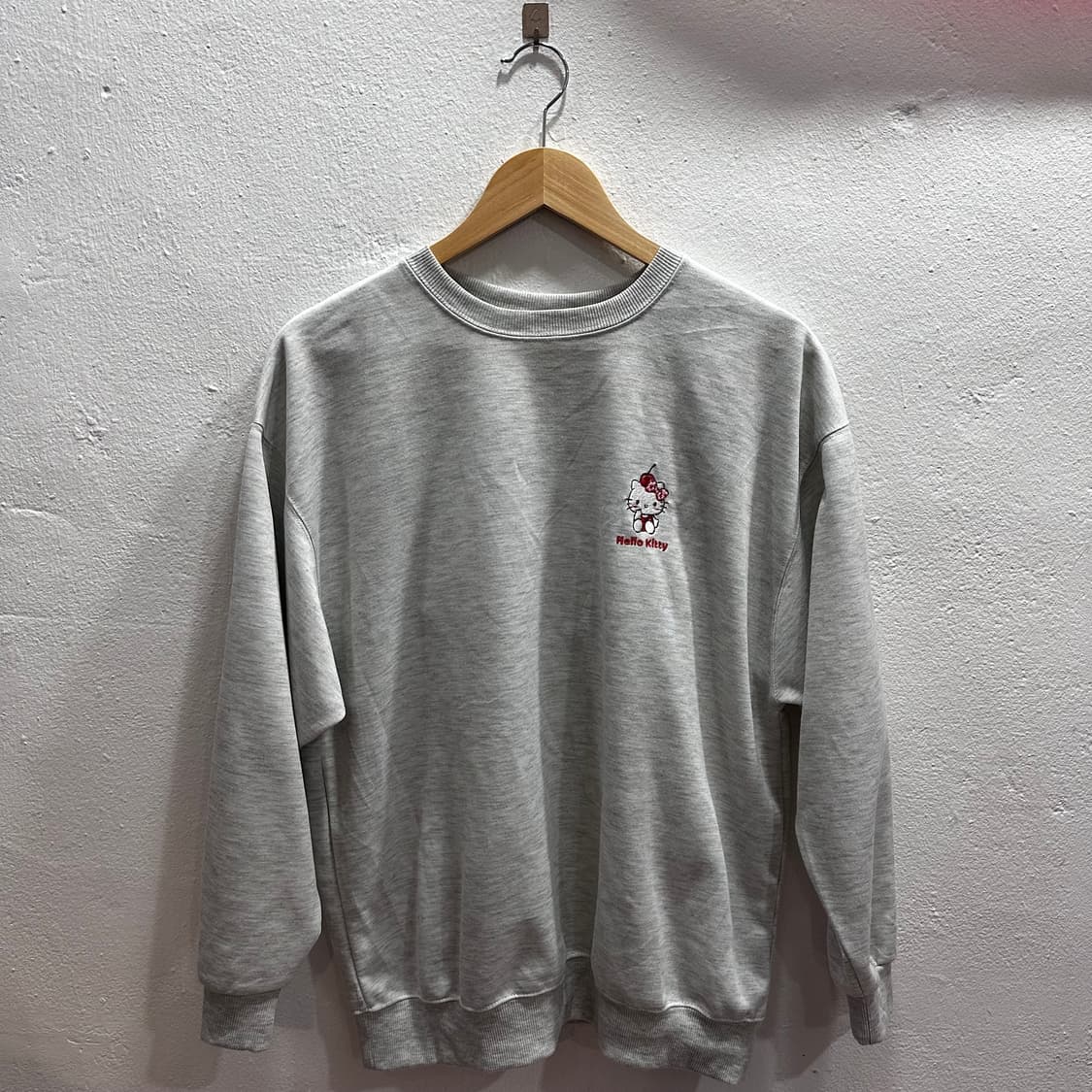 헬로키티 멜란지 백프린팅 스웻셔츠M 상품이미지8