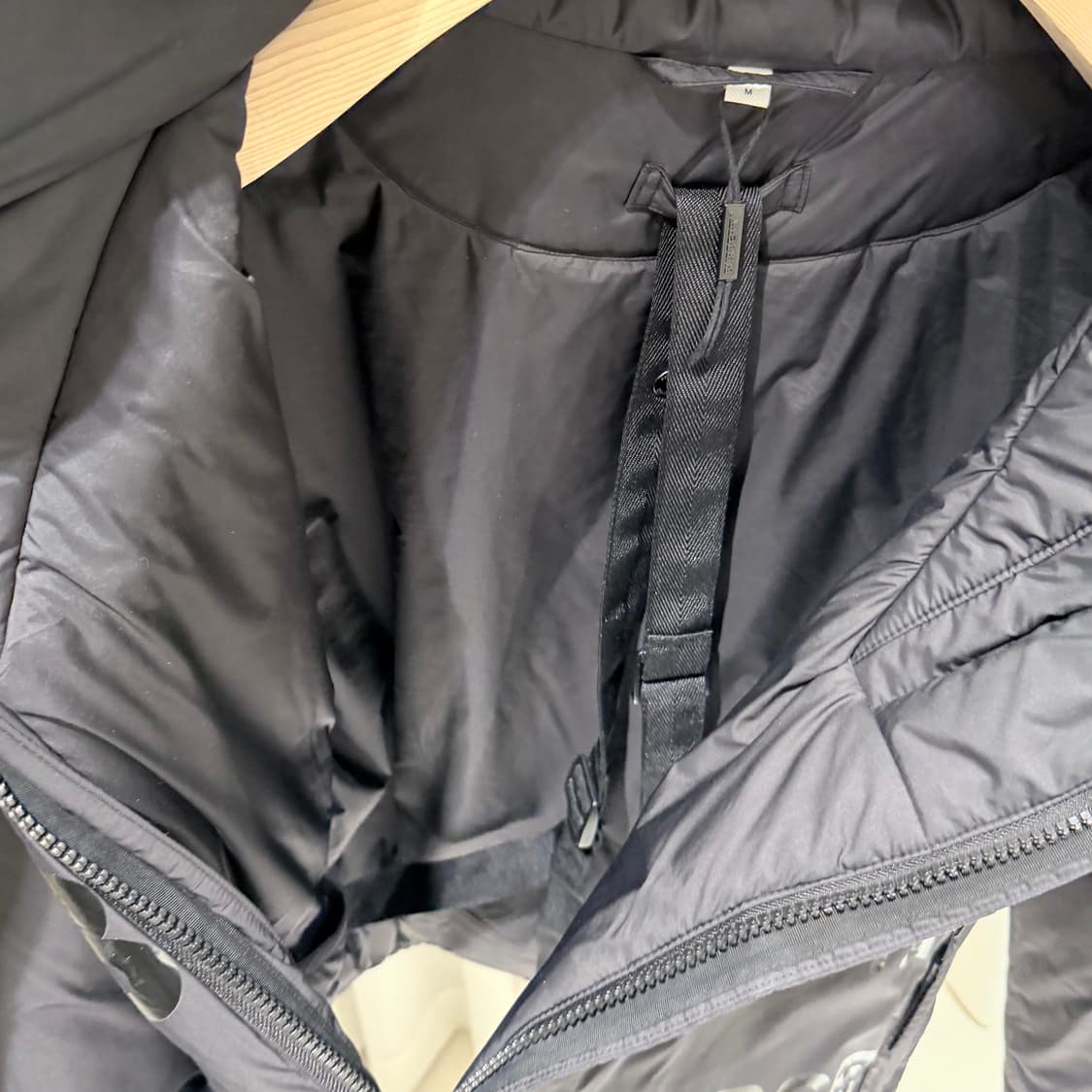 (A+/M) / 버버리 호스페리 프린트 후드 패딩 자켓 블랙 상품이미지7