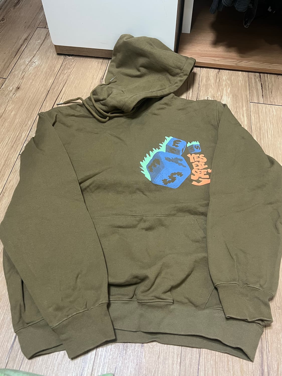 예스아이씨 Y.E.S Dice Hoodie Khaki 상품이미지4