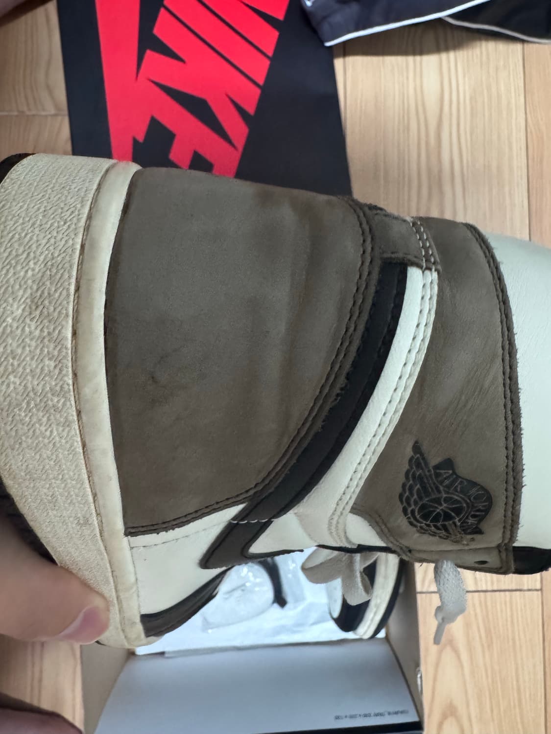 에어조던 1 하이 다크모카 285 상품이미지2