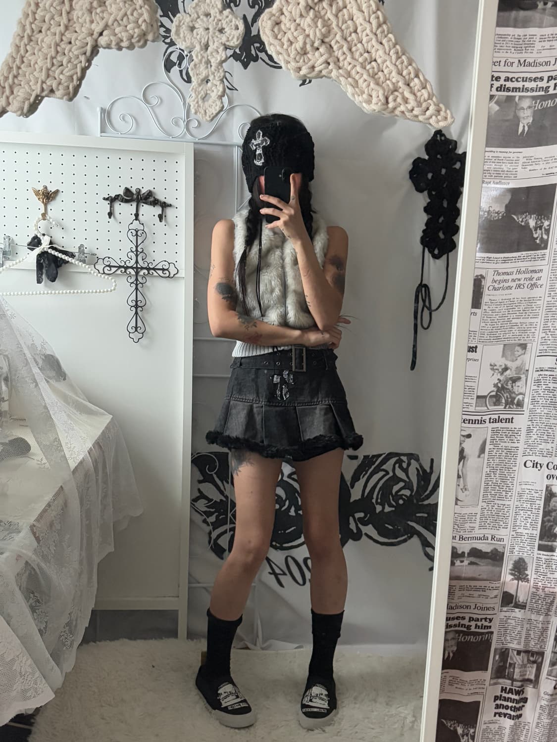 • Grey Fake Fur Sleeveless Zip-Up 상품이미지4