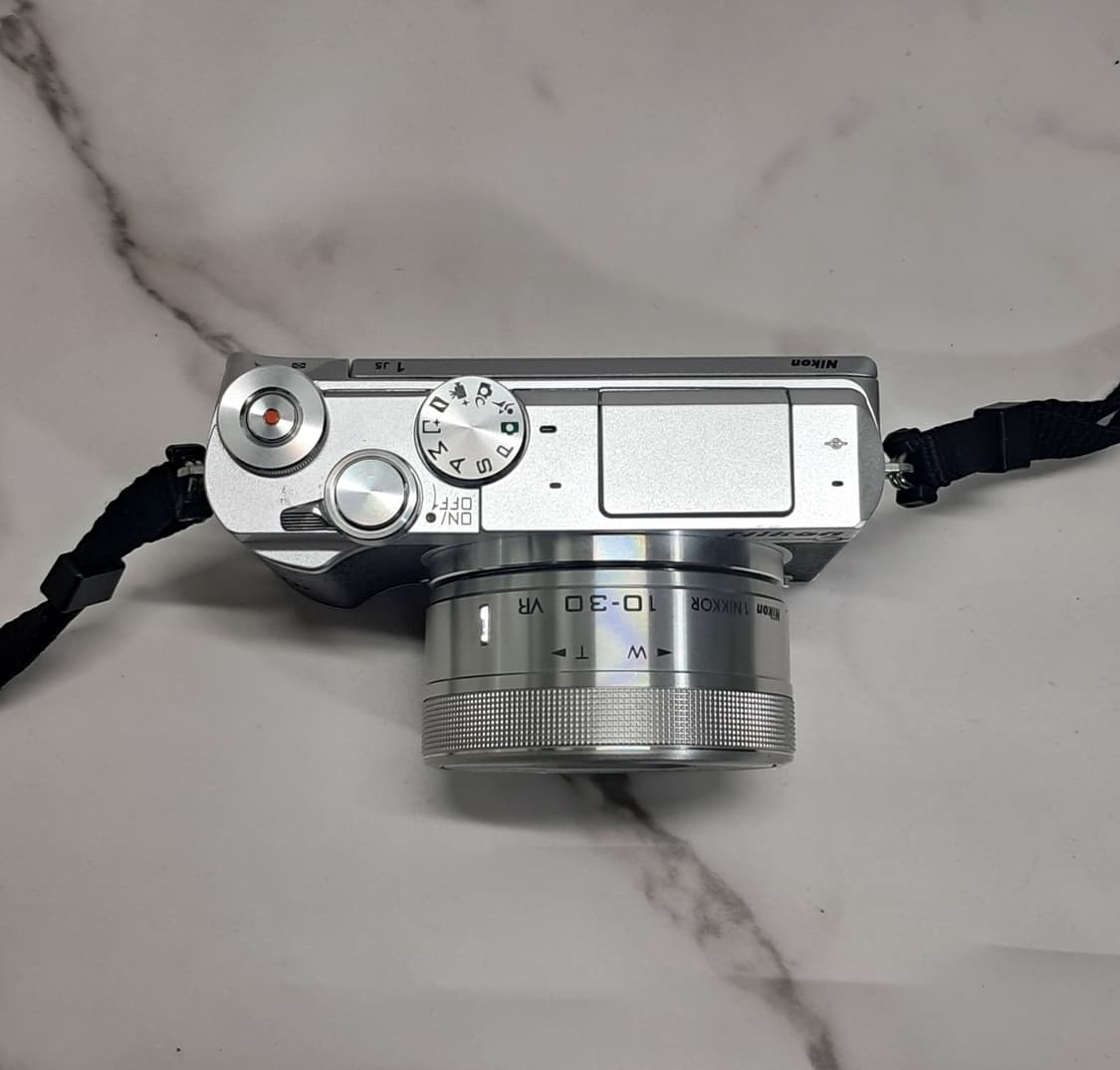 블핑지수&셀카) Nikon1 J5 미러리스 디카 / 렌즈 상품이미지5