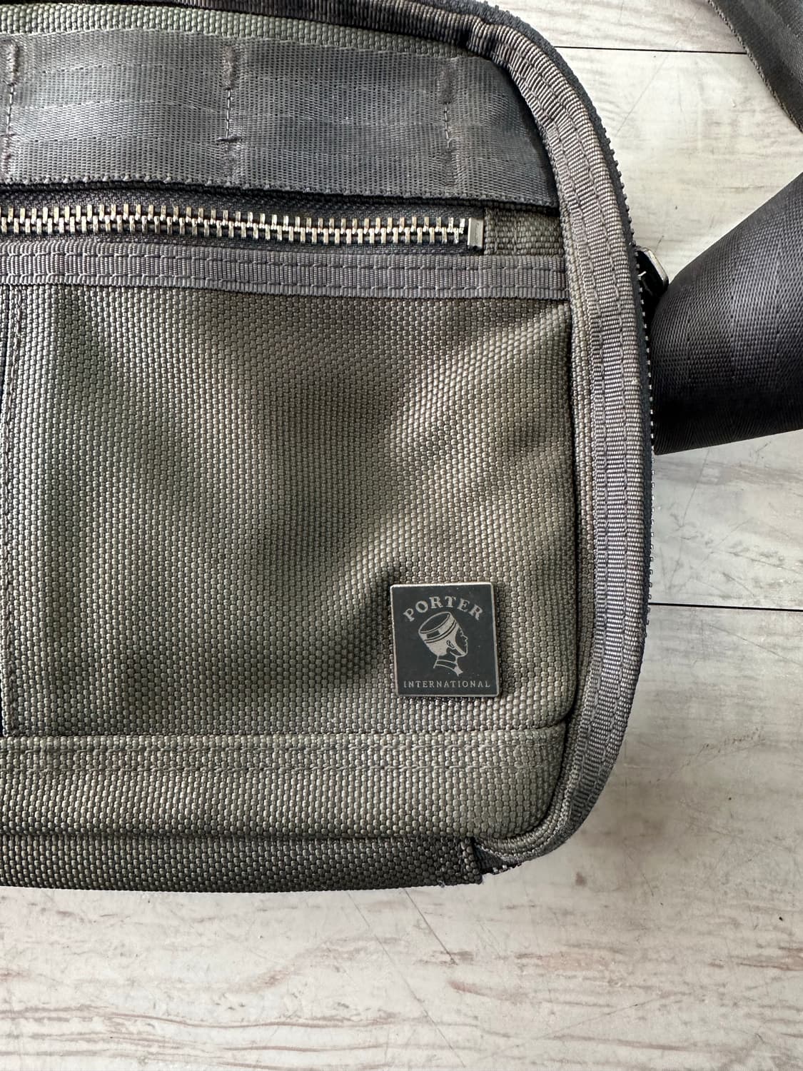 포터 인터내셔널 크로스백 카키30x24 상품이미지6