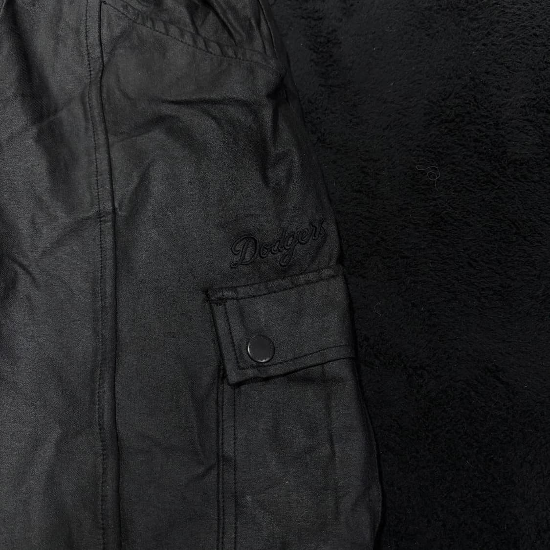 M MLB X KYE 카이 블랙 레더 카고 조거팬츠 상품이미지3