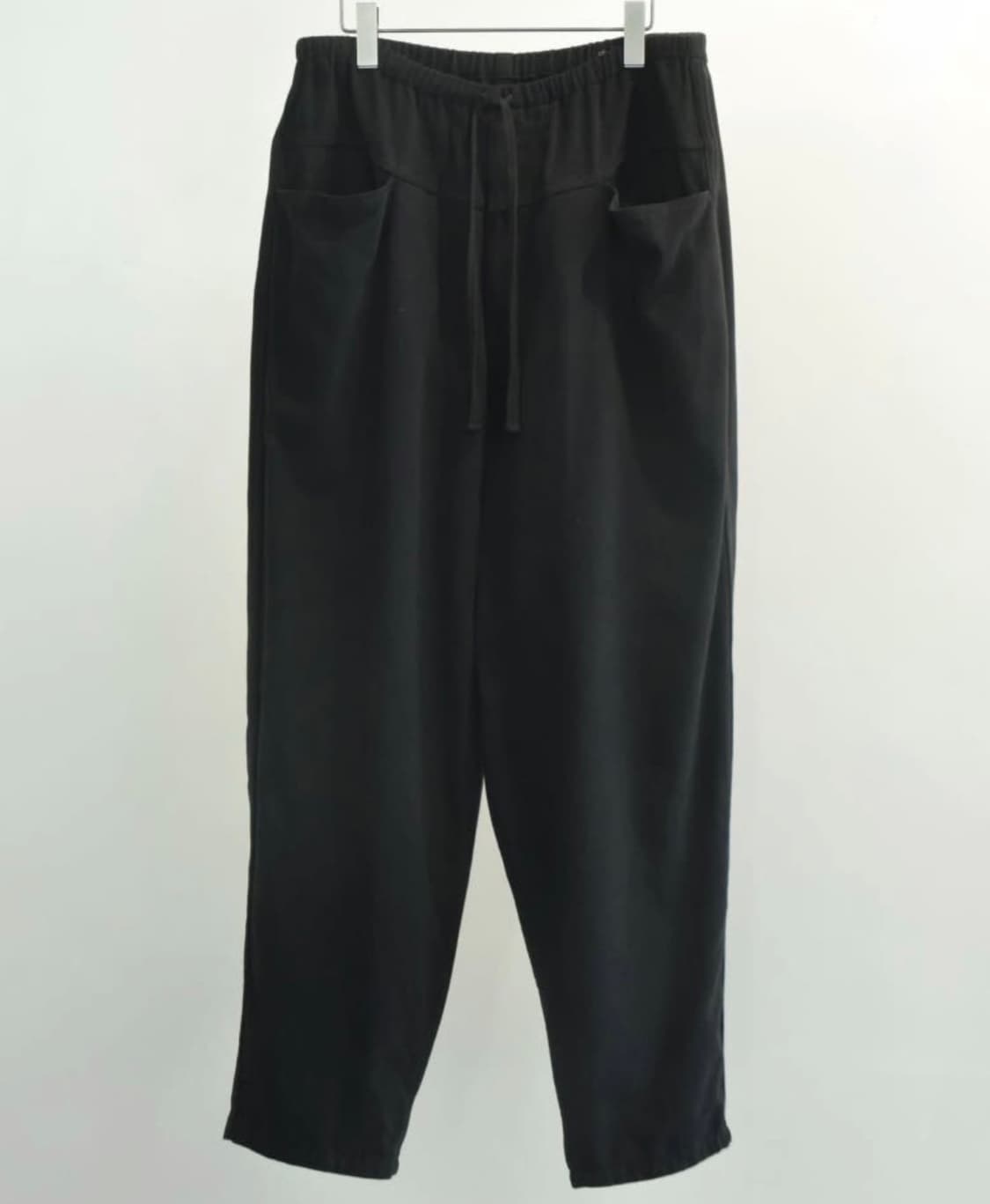 [1] 코모리 26SS 블랙 드릴 테이퍼드 팬츠 상품이미지1