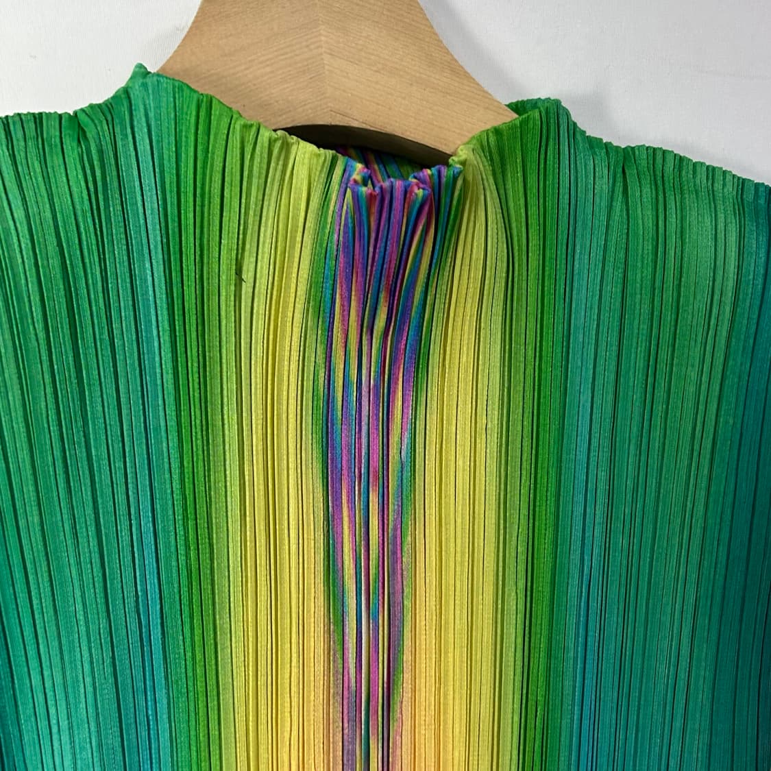 [PLEATS PLEASE] 이세이 미야케 그라데이션 슬리브리스 상품이미지4