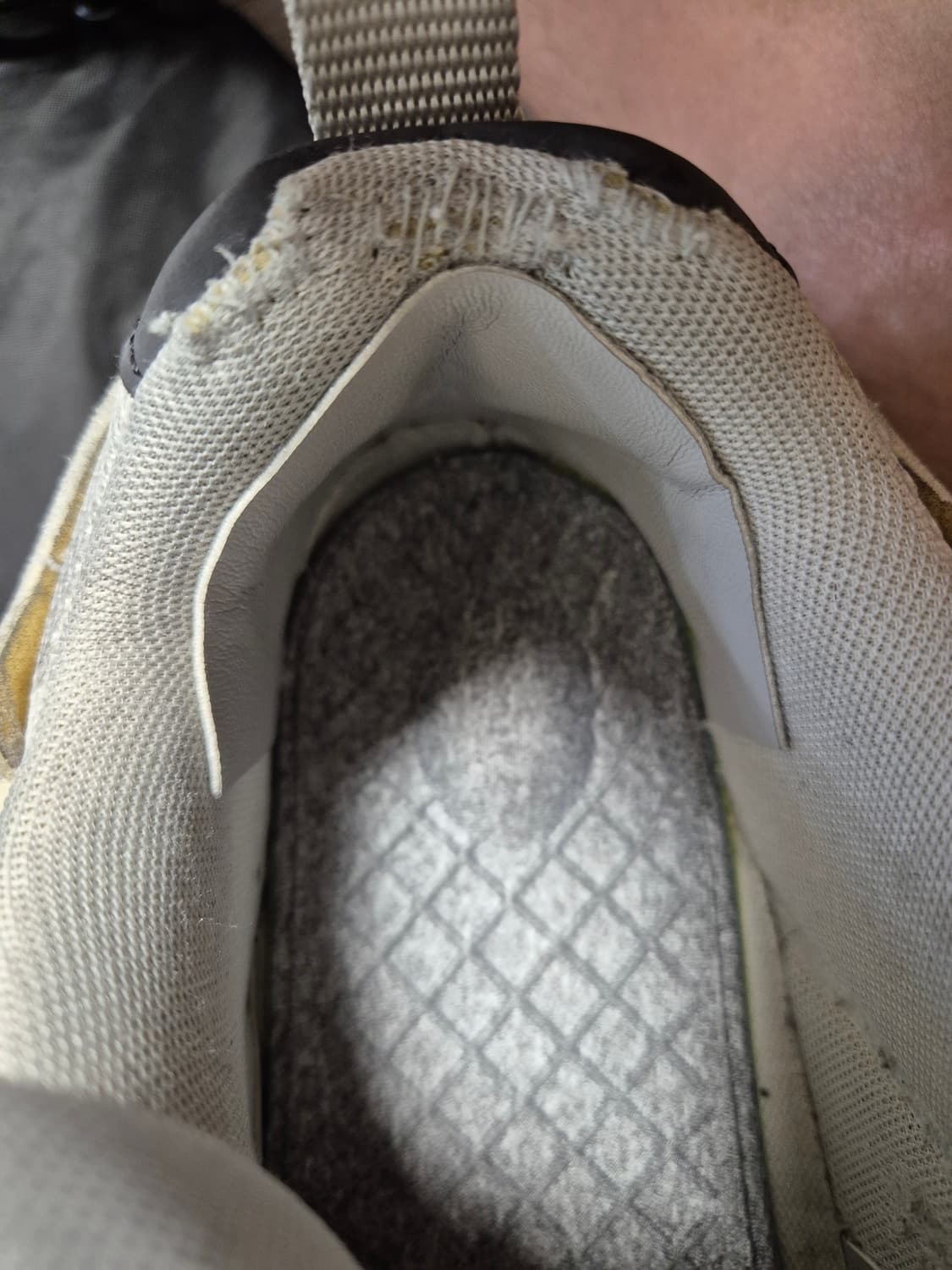 발렌시아가 카고 스니커즈 검흰 40 상품이미지6