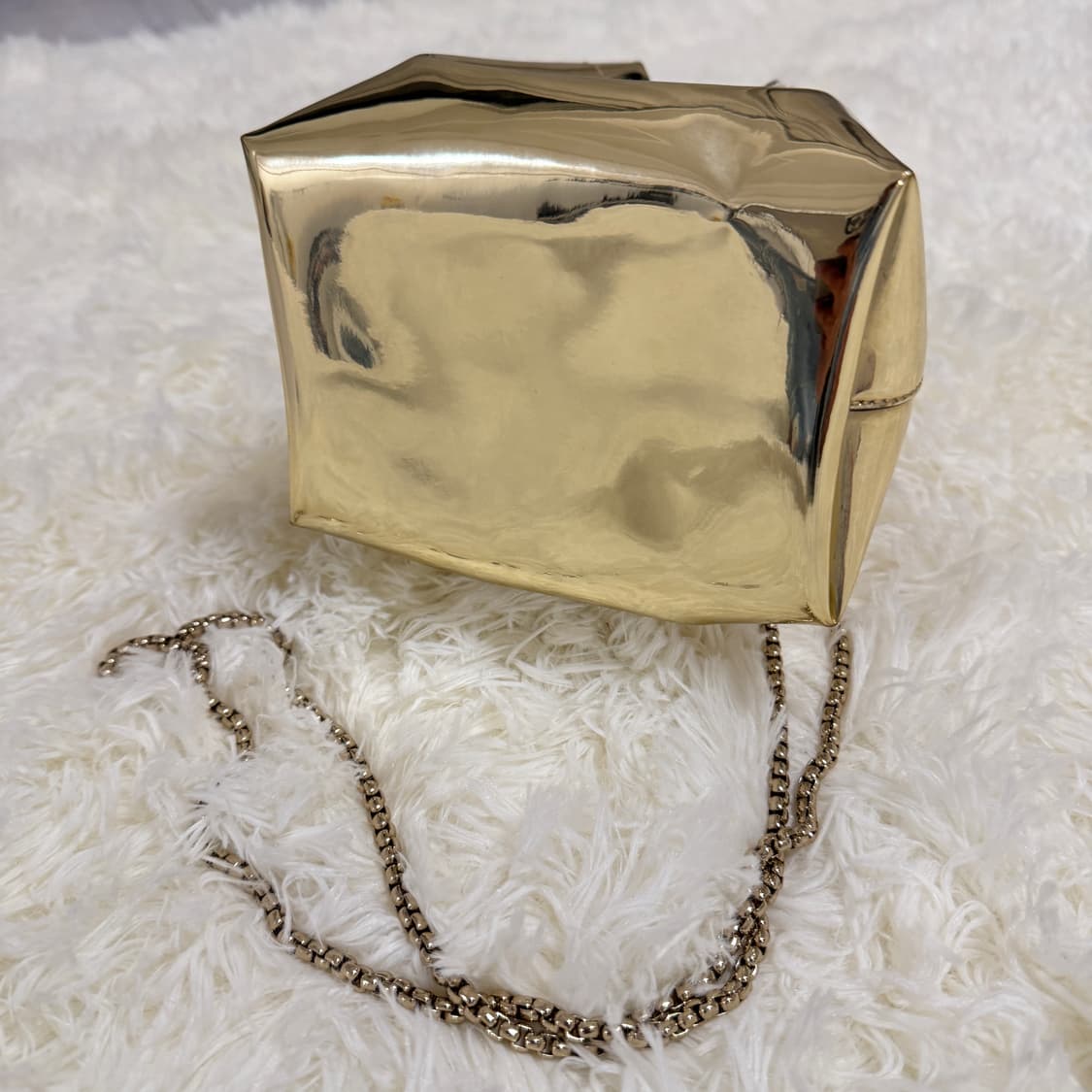 Jimmy Choo Bon Bon 버킷백 (메탈릭 골드) 상품이미지6