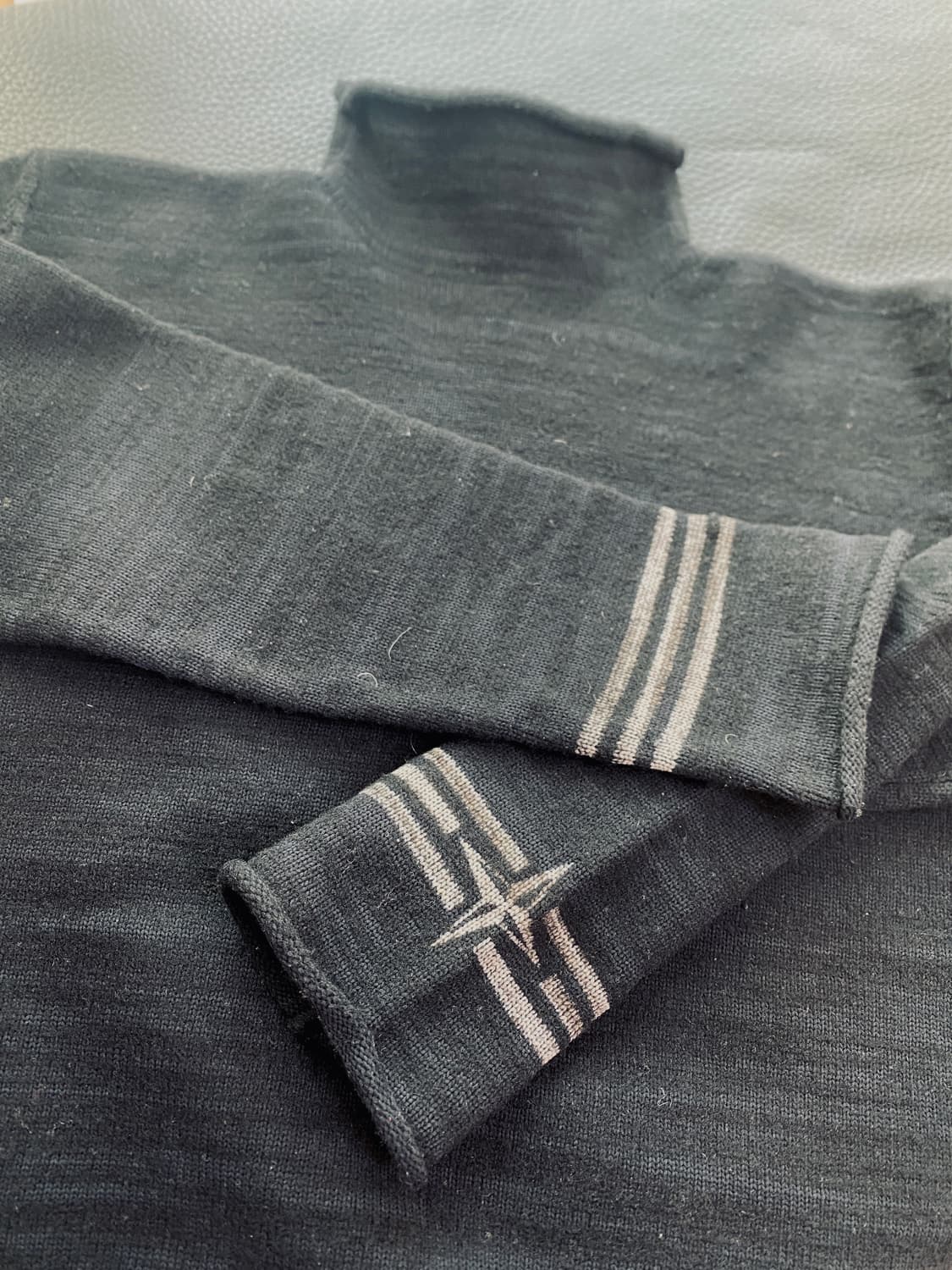 스톤아일랜드 블랙 터틀넥 스웨터 105 XL 상품이미지4