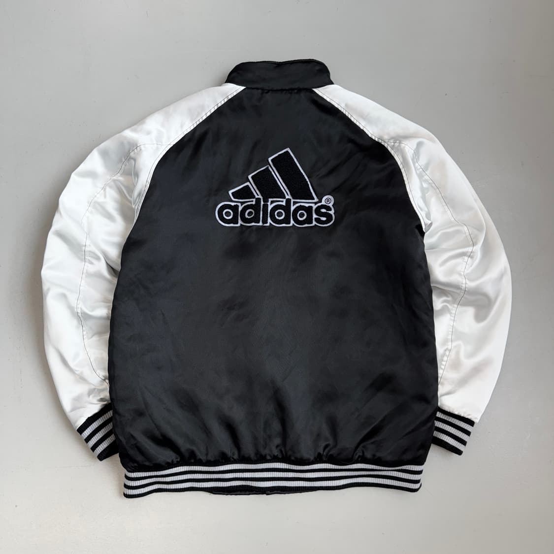 아디다스 00s 제팬 빅로고 올드스쿨 사틴 바시티 점퍼 자켓 상품이미지3