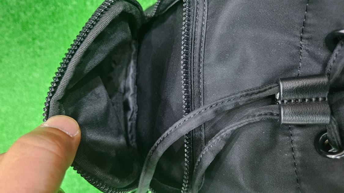 캉골 블랙 드로우스트링 미니백 상품이미지3