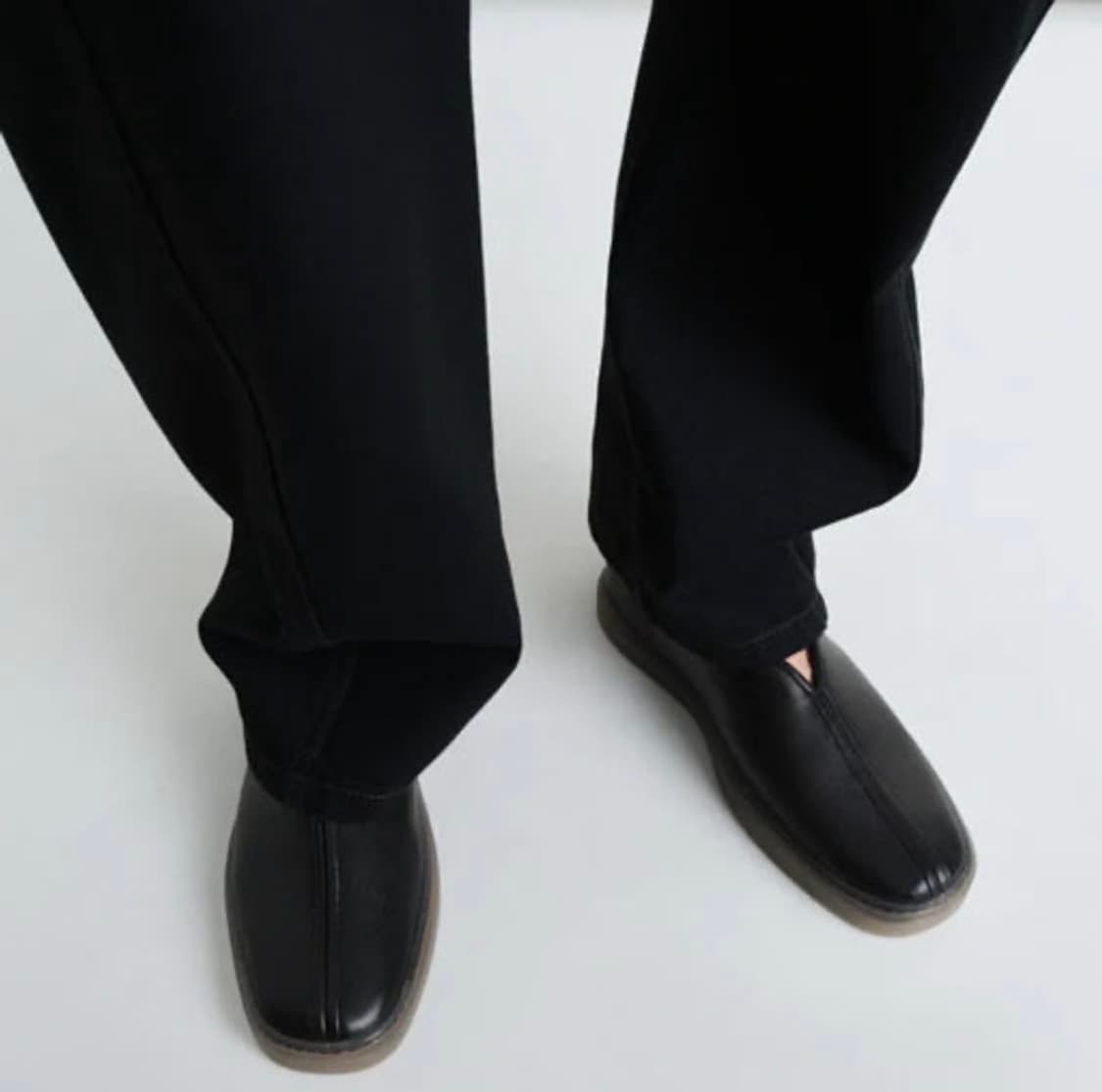 [42]르메르 리놀륨 파이프드 스니커즈 블랙 상품이미지1