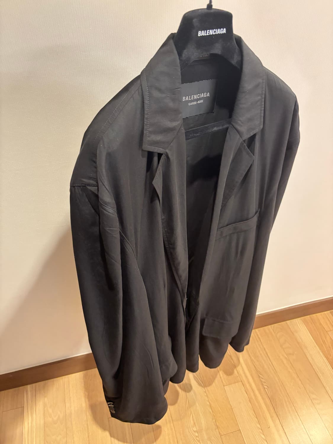 발렌시아가 가드로브 플루이드 자켓 상품이미지3