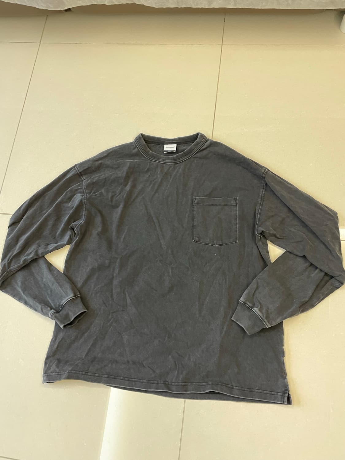 아웃스탠딩 맨투맨 상품이미지1