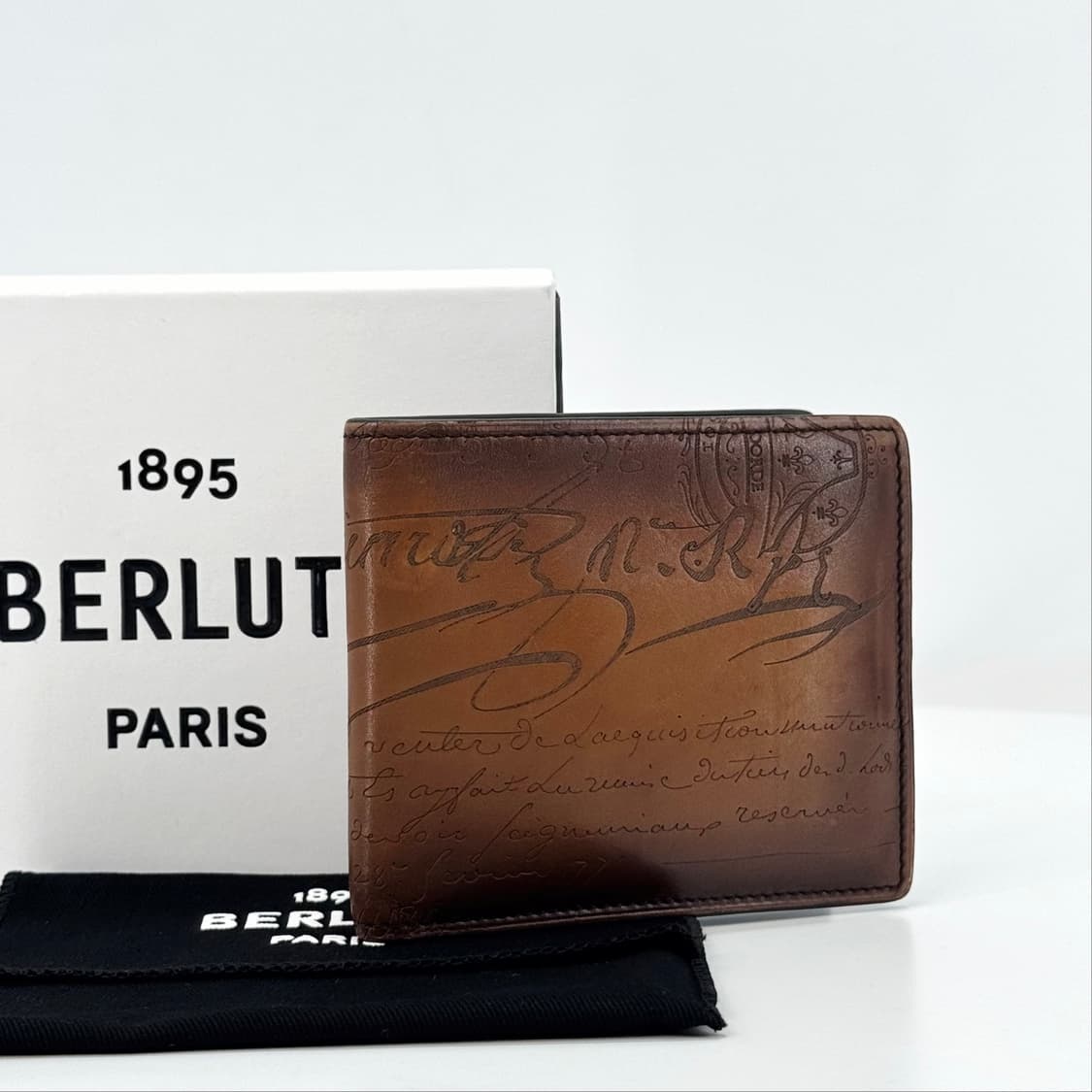 벨루티 스크리토 레더 남성 반지갑  상품이미지1