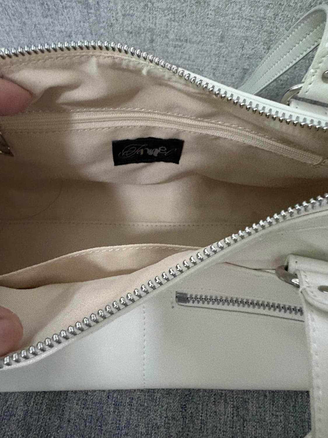 페넥 레디 더플백 크림 상품이미지4