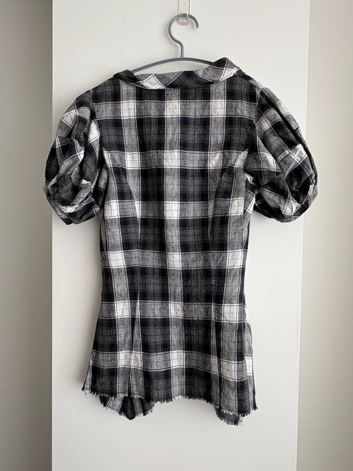 이자벨마랑 퍼프소매 언발 체크 린넨 블라우스 0 상품이미지2