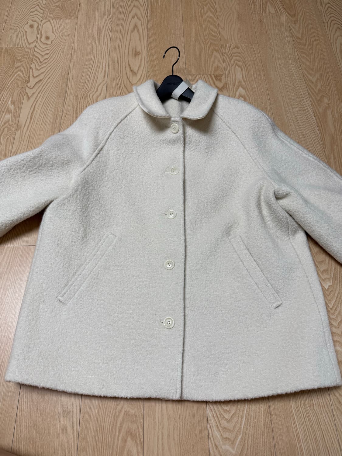 타낫 부클 코트 상품이미지1