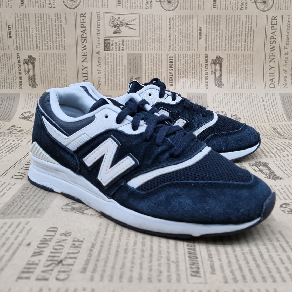 뉴발란스 697 여성운동화235 상품이미지1
