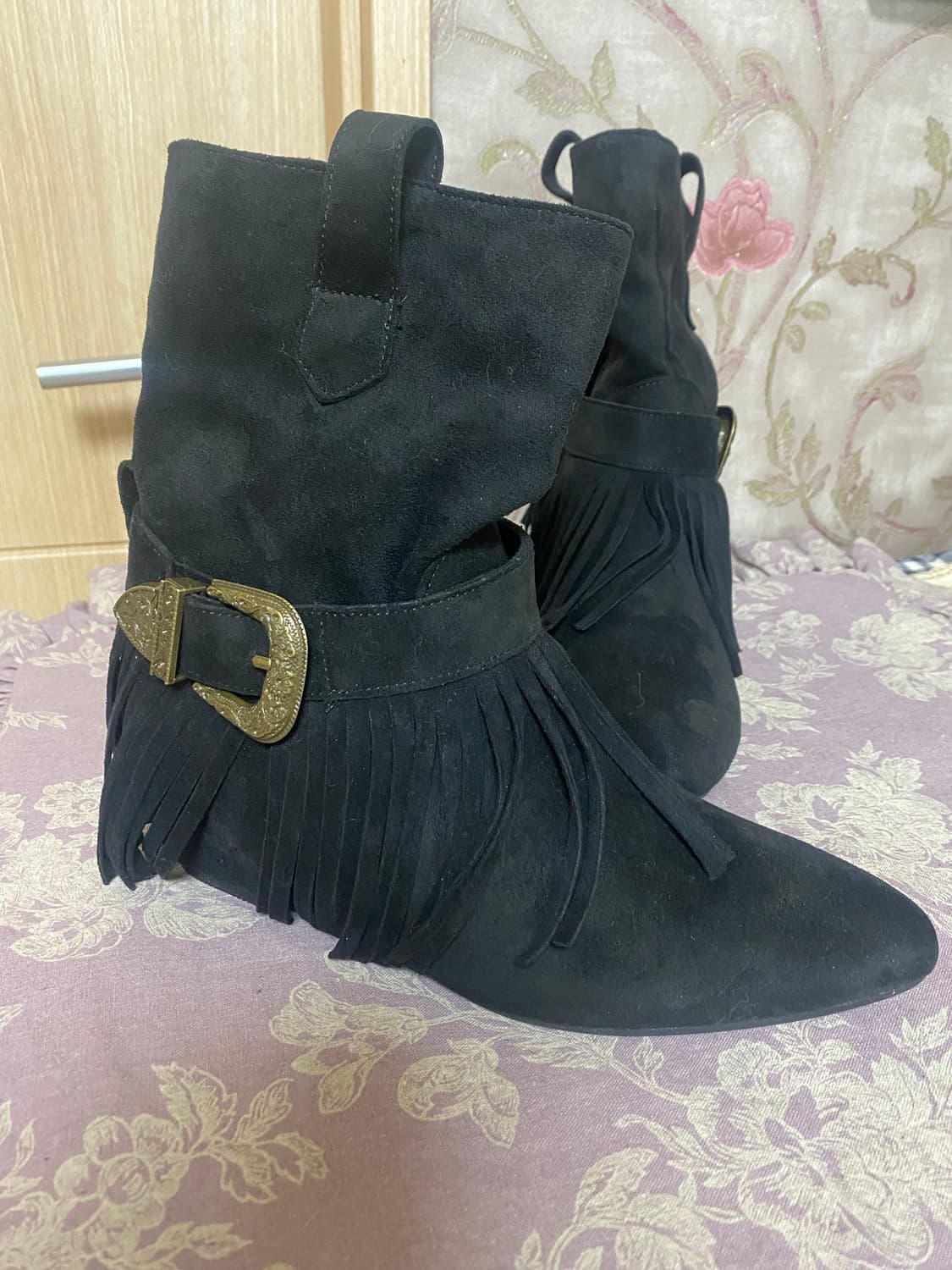 블랙 스웨이드 테슬 부츠 240(새상품) 상품이미지3