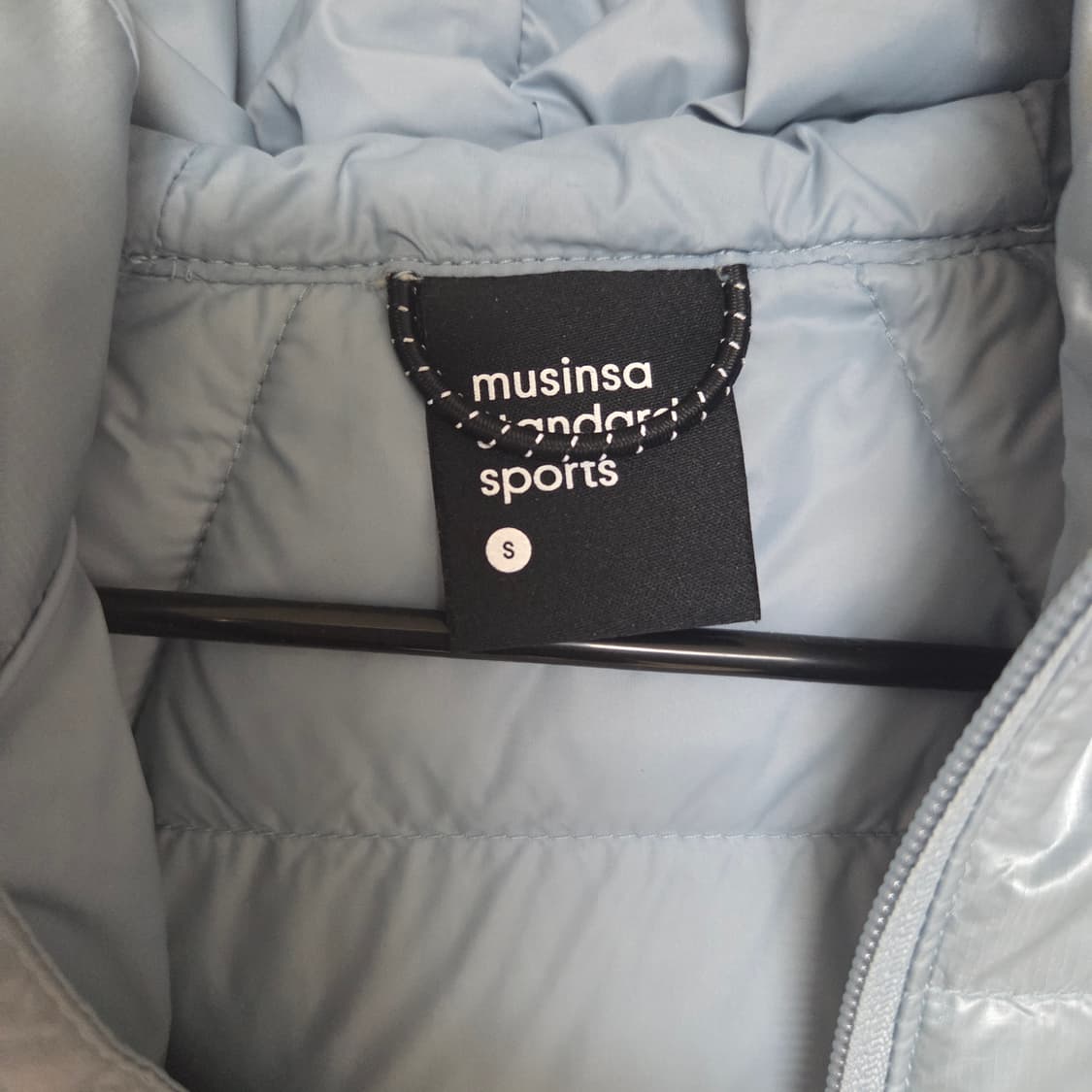 무신사 스탠다드 아이언 라이트 다운 패딩 라이트블루 s 상품이미지4