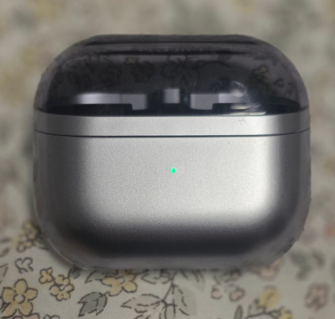 갤럭시 버즈3 실버 충전본체+충전선 상품이미지3