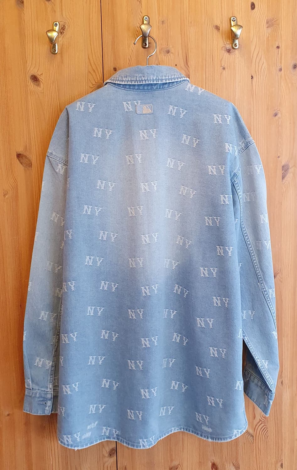 (새상품)110.MLB 모노그램 데님셔츠 상품이미지3