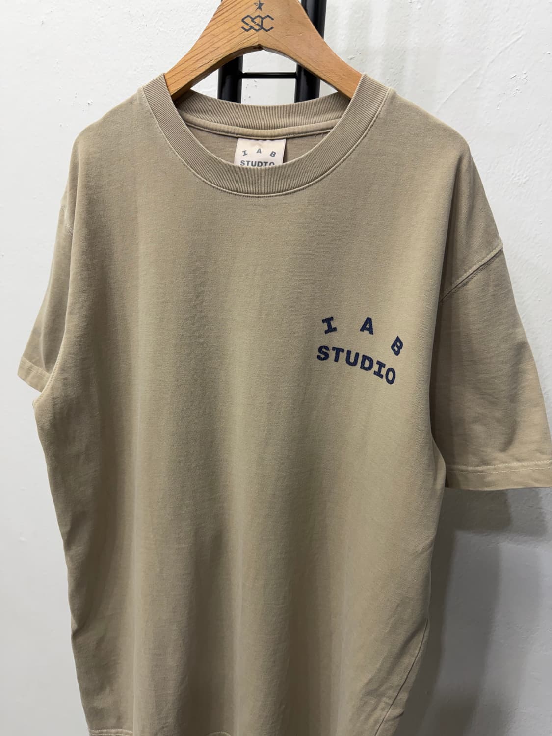 정품) 아이앱스튜디오 반팔티 M 상품이미지3