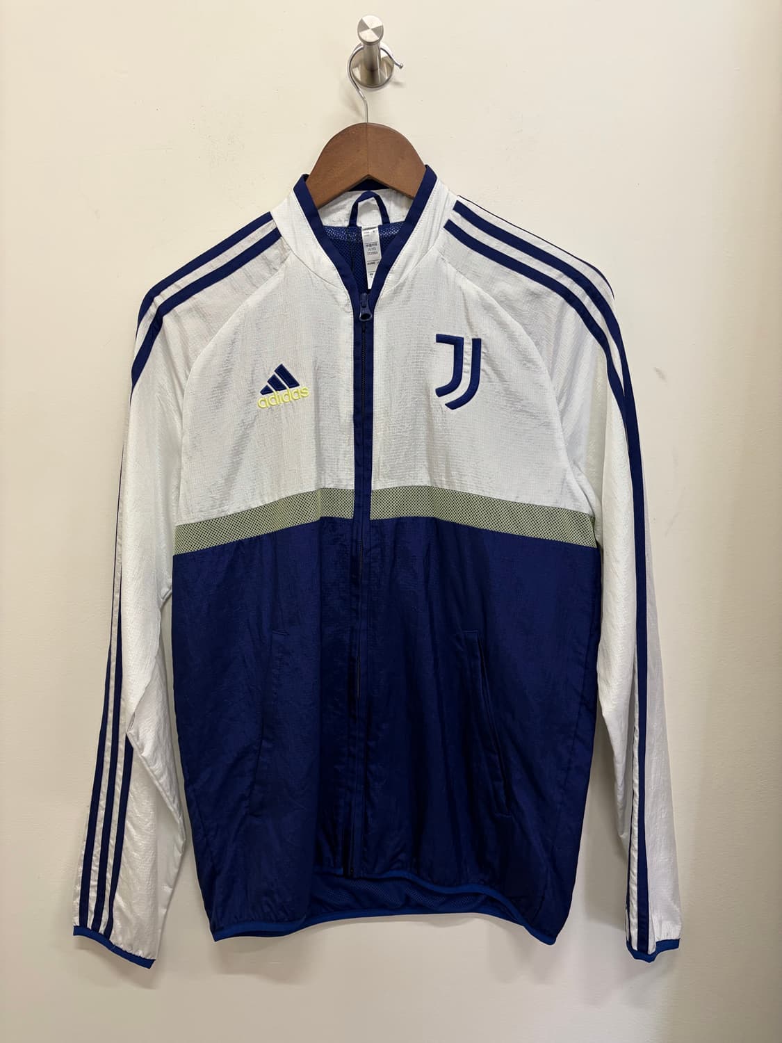 N31. 아디다스 유벤투스 자켓 상품이미지1