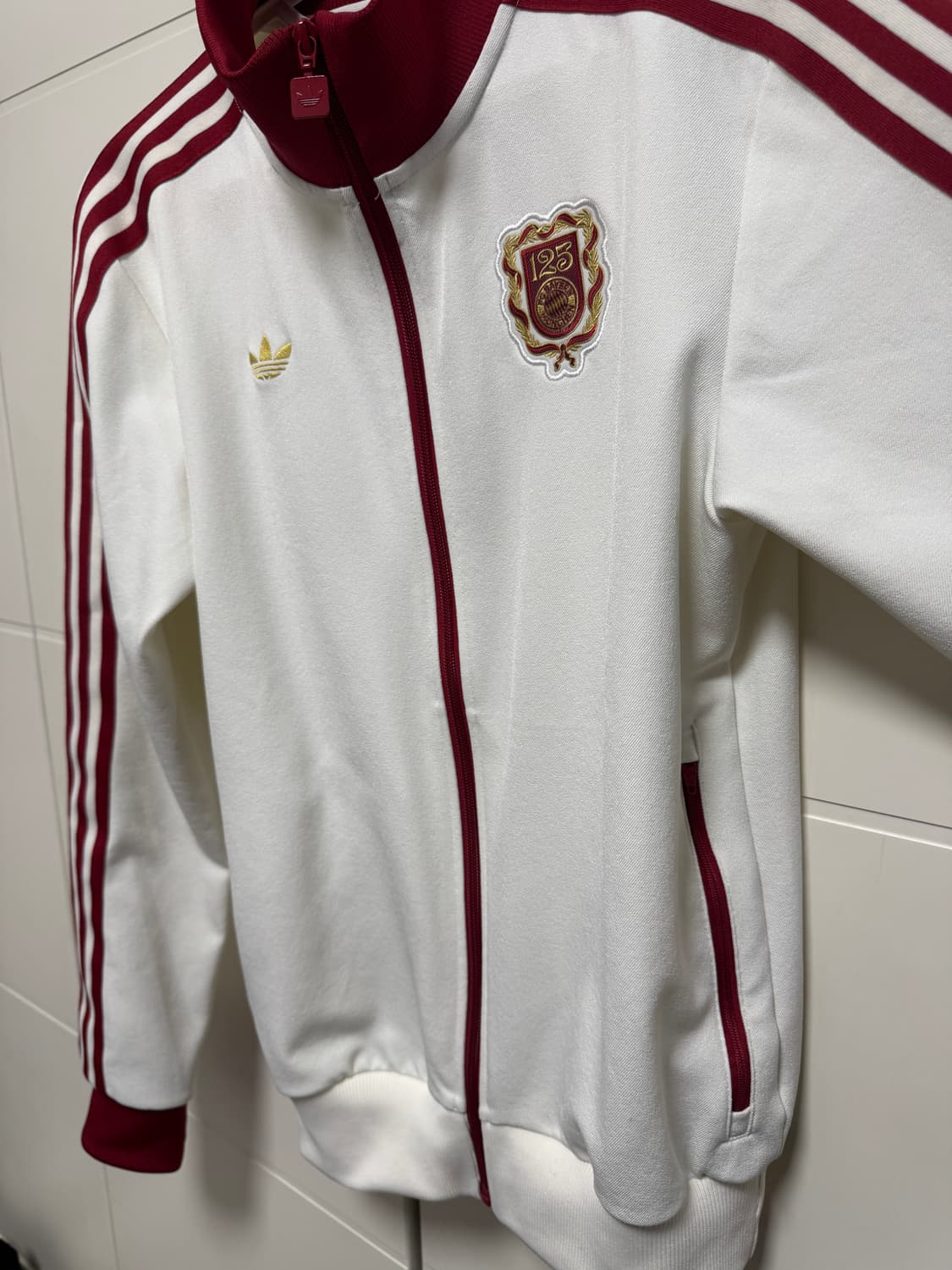 아디다스 바이에른뮌헨 화이트 버건디 트랙탑 져지 상품이미지2