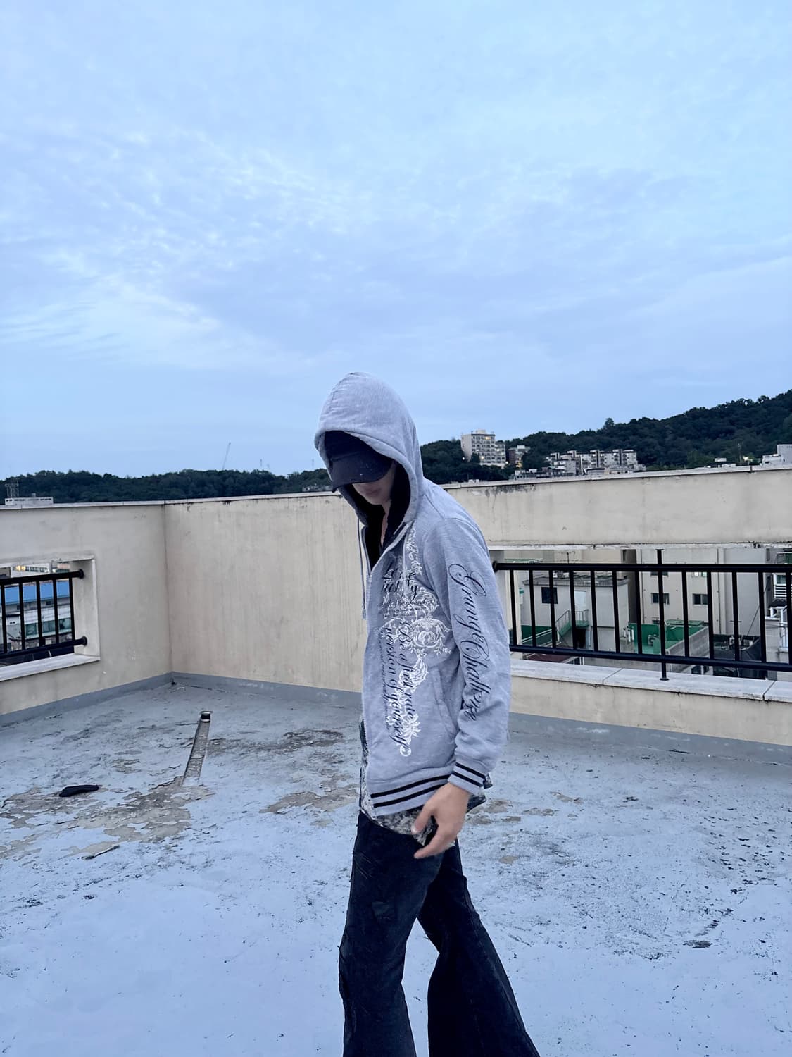 “Vintage” 00’s Gothic Print Hoodie Grey  상품이미지6