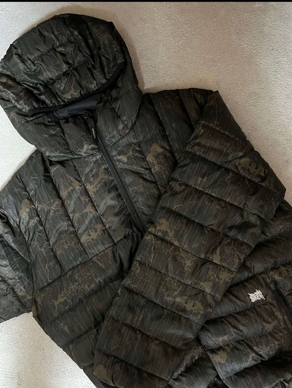 브라운브레스 경량패딩 카키 L사이즈 판매합니다 상품이미지1