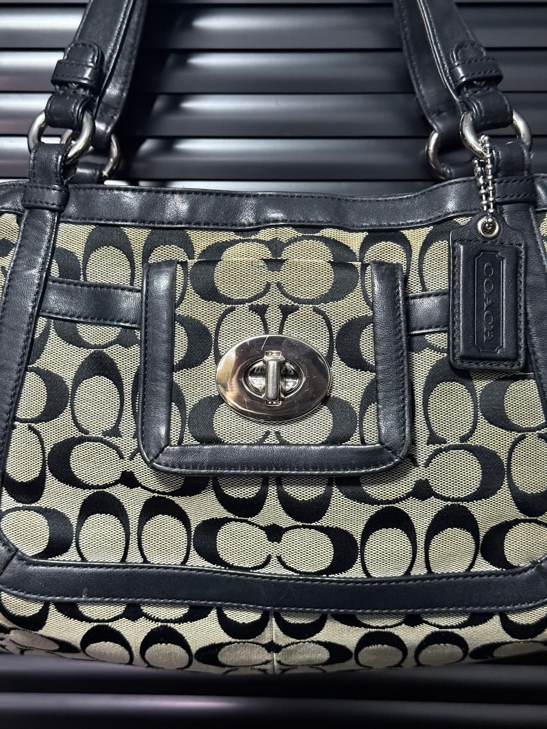 코치 로고 컨버스 가죽 소재 시그니처 블랙 버클 링 고스 펑크 락시크 상품이미지6