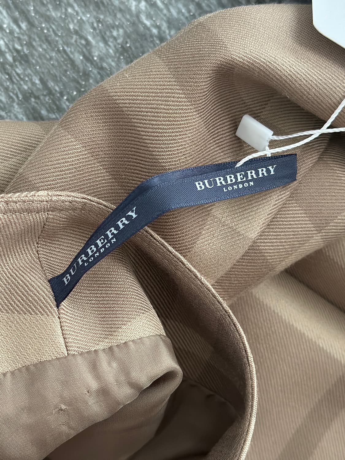 버버리 체크 브라운 베이지 미디 스커트  상품이미지5