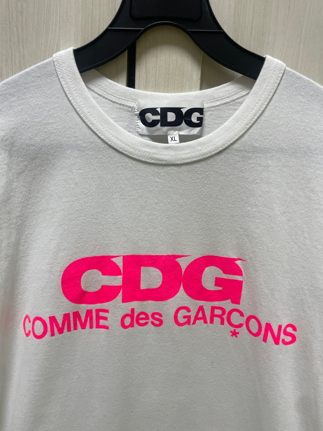 꼼데가르송 CDG 핑크 로고 반팔티 XL 사이즈 상품이미지3