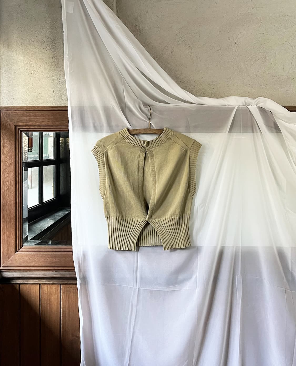 AURALEE back button knit vest 상품이미지1