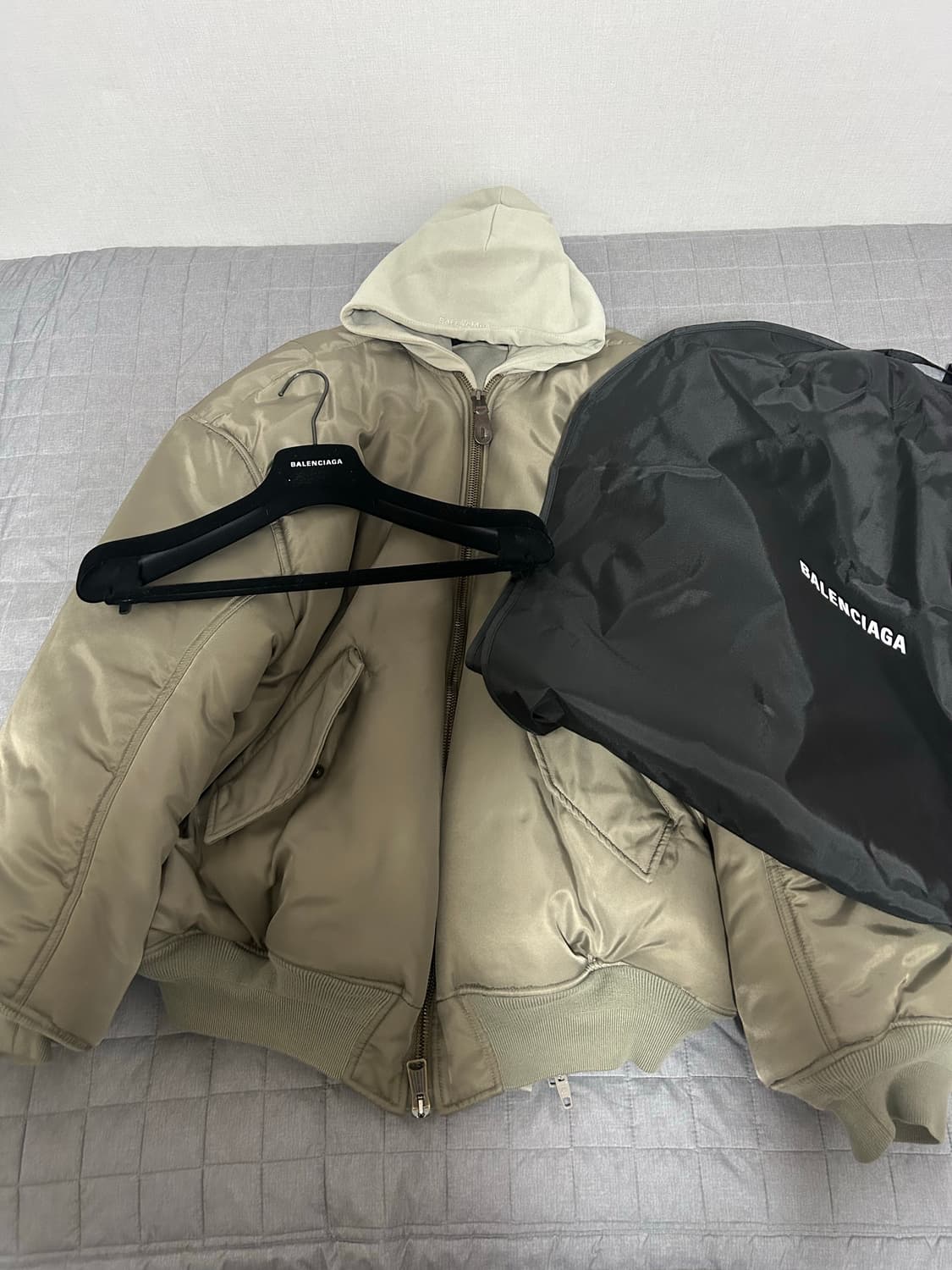 [2] 발렌시아가 파리 올인 후드 봄버 마원 자켓 베이지 상품이미지1